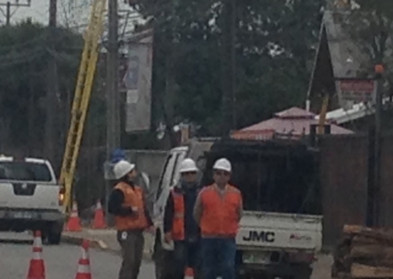 Trabajos de mejoramiento de las líneas tienen a casi todo Valdivia sin energía elétrica