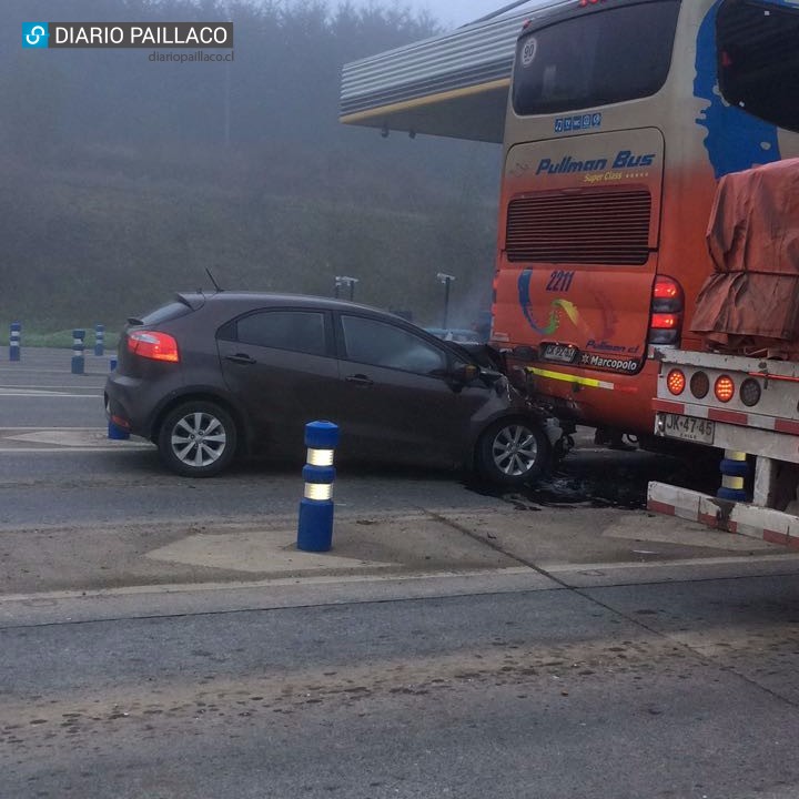 Un lesionado tras colisión de automóvil y bus en peaje Choroico
