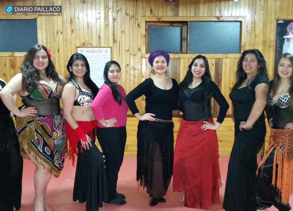 Invitan a mujeres de Paillaco a conocer y practicar la danza del vientre holística