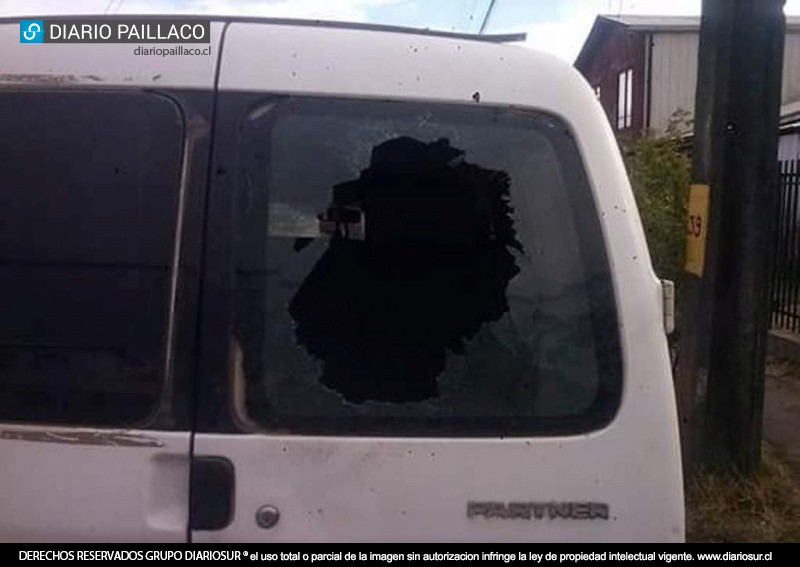 Paillaco: Dos jóvenes apedrearon vehículos estacionados en Villa Valle Hermoso
