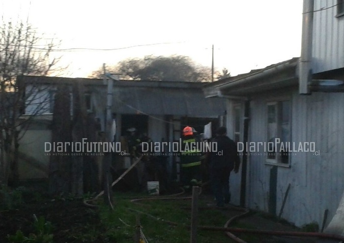 Principio de incendio afectó bodega de vivienda en calle 18 de Octubre