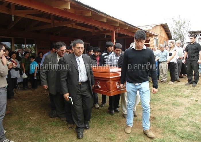 Emotiva ceremonia campestre despidió al padre del sacerdote Nelson Huaiquimil