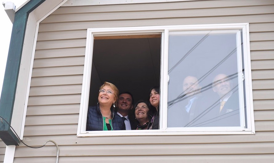 Presidenta Bachelet inauguró 2 grandes sueños: Hospital de Lanco y "Alto Guacamayo" en Valdivia