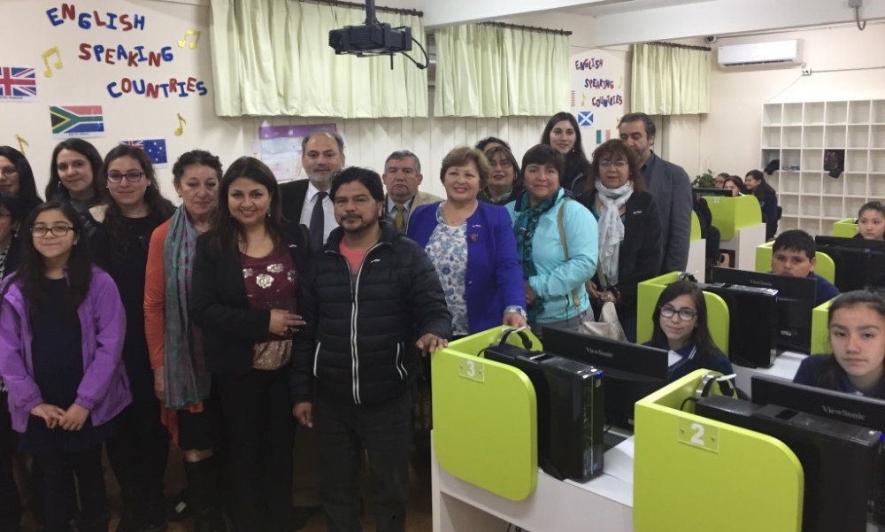 Escuela Proyecto de Futuro de Paillaco inauguró moderno laboratorio de inglés
