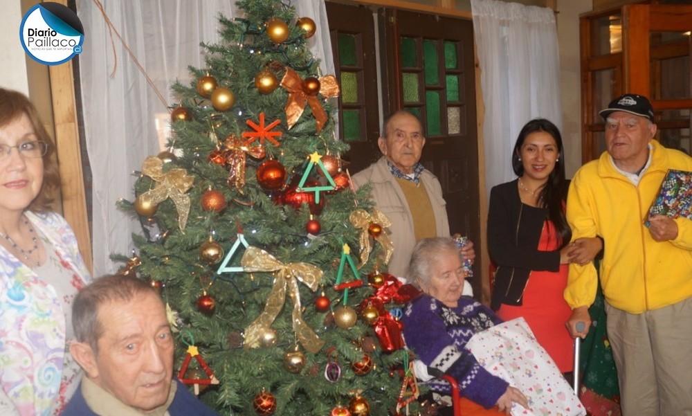 Adultos mayores de la región reciben regalos de parte de grupo Socoepa