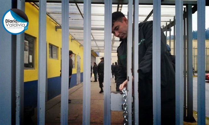 Mujer es detenida al intentar ingresar droga a la cárcel del Valdivia