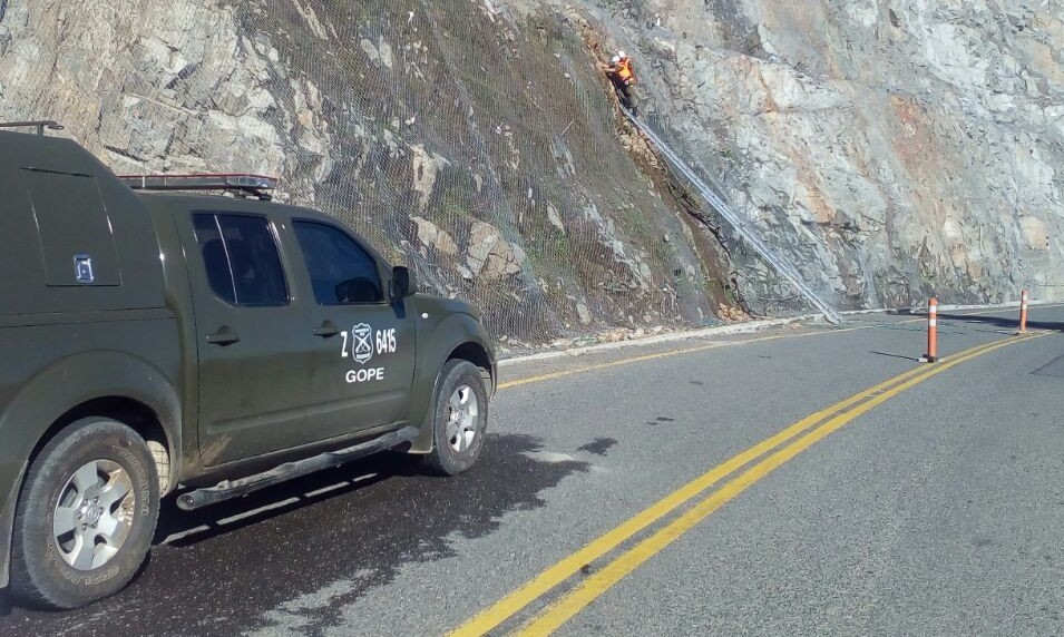 GOPE desactivó carga explosiva encontrada en ladera de un cerro en Coñaripe