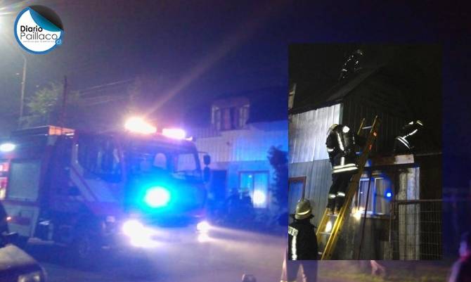 Bomberos controla incendio en calle Bulnes de Paillaco