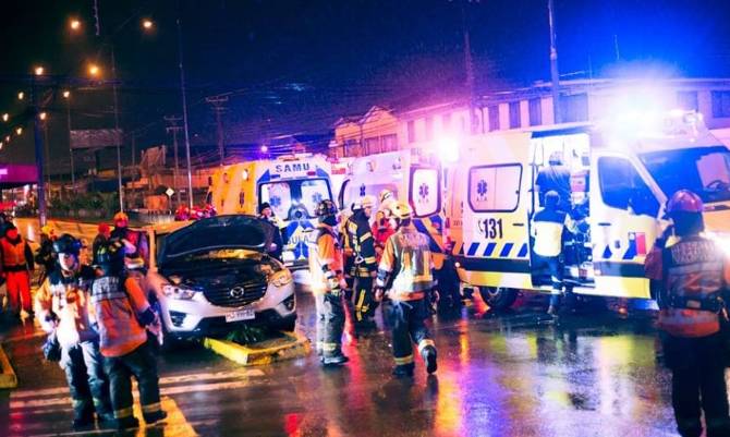 Violenta colisión dejó 8 lesionados en Valdivia