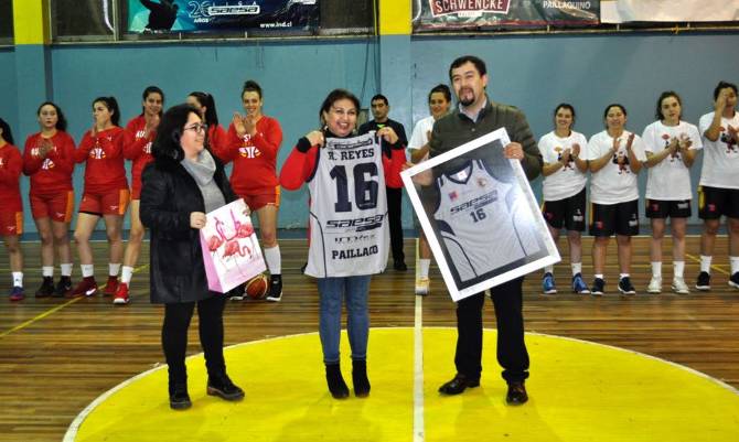 Deportivo Escuela Alemana entregó reconocimiento a alcaldesa Ramona Reyes