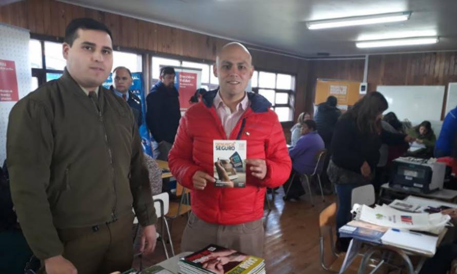 Lago Ranco: Gobernador Alonso Pérez de Arce difundió campaña “Denuncia Seguro” en el sector de Pitriuco