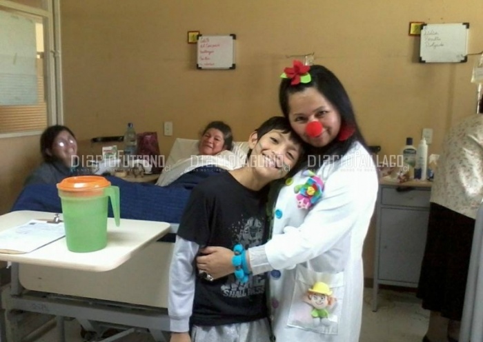 ‘Luz Dra. Sonrisas’ entregó un momento de alegría a personas hospitalizadas en Paillaco