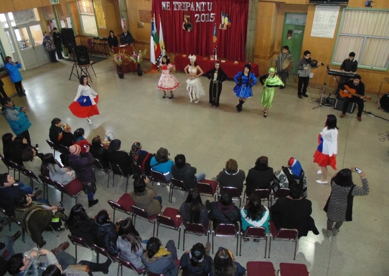 Comunidad educativa del Liceo de Paillaco celebró el We Tripantu