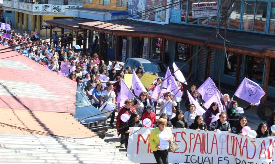 Paillaquinas participaron en multitudinaria marcha por el Día de la Mujer