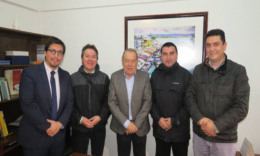 Berger se reunión con dirigentes de Adiptgen Los Ríos para analizar ley de modernización de Gendarmería 