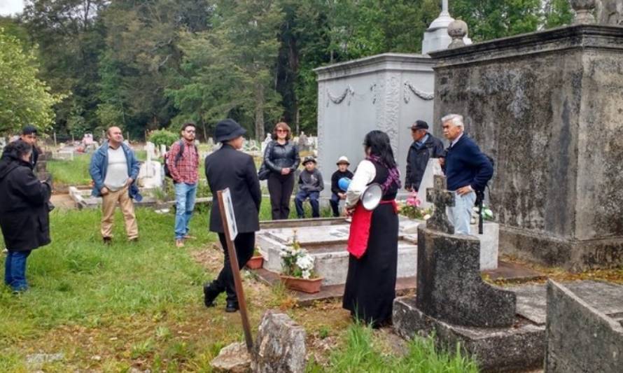 Panorama de miedo: Día del Patrimonio invita a un recorrido nocturno por cementerio de Paillaco