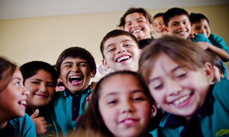 Berger (RN) tildó de “urgente” el reconocimiento constitucional de los derechos de la infancia en Chile