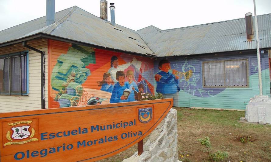 Escuela Olegario Morales Oliva de Paillaco suspendió clases para avanzar trabajos de mejoramiento