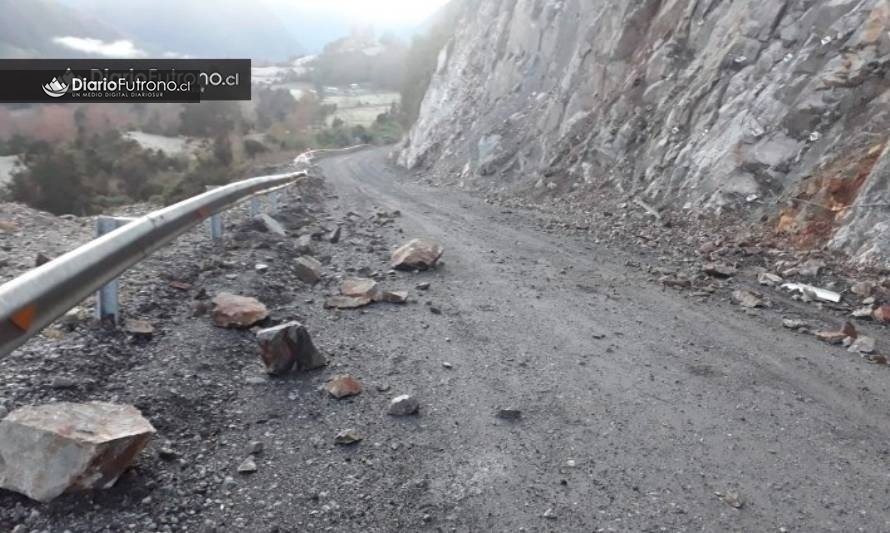 Alerta de rocas que caen en sector El Peligro en precordillera de Futrono