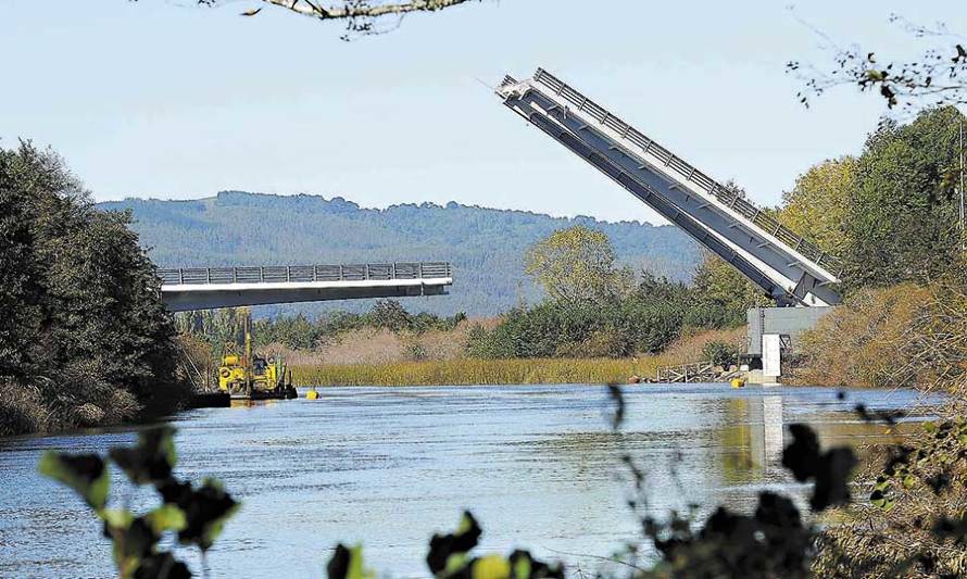 Berger pidió al ministro de Obras Públicas informar gestiones realizadas en la obra del Puente Cau-Cau 