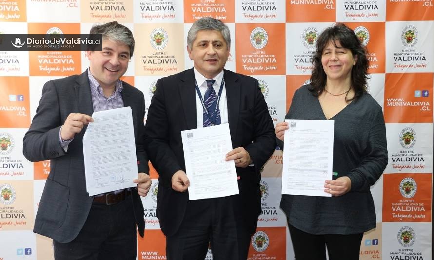 Servicio de Salud transferirá ecógrafo y vehículos a Municipalidad de Valdivia
