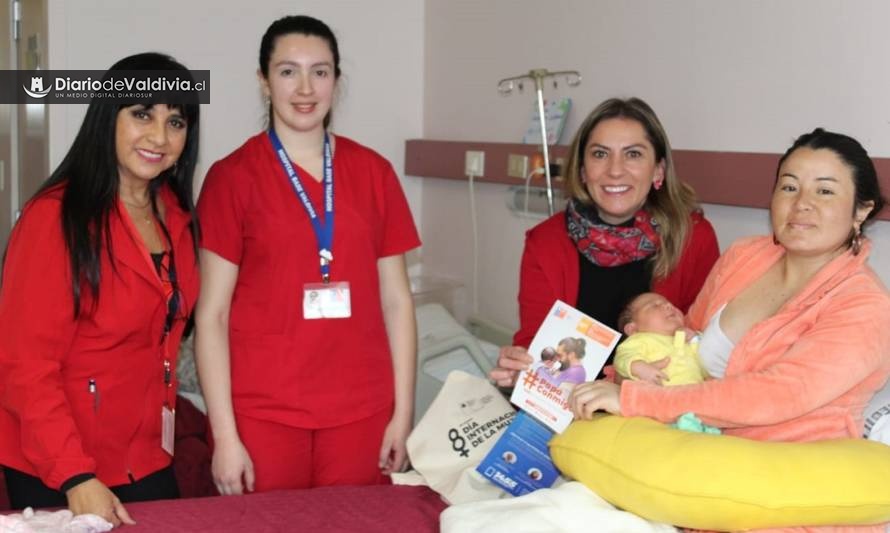 Seremi de la Mujer visitó la Unidad de Maternidad Postparto del Hospital Base de Valdivia