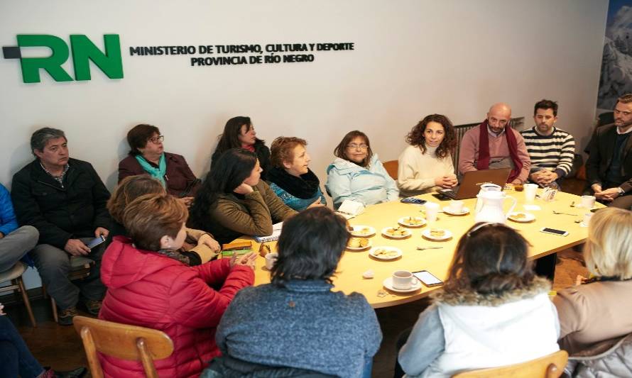 Mesa Público Privada del Destino Lago Ranco participó en evento binacional en Argentina