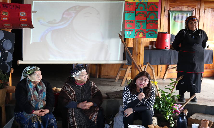 Seminario en Paillaco permitió discutir sobre el rol de la mujer mapuche