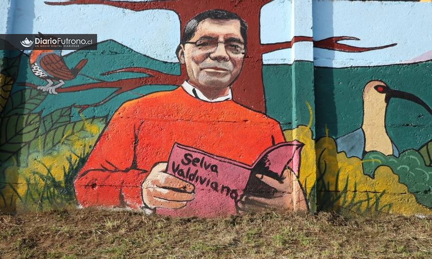 En Futrono un mural recuerda al profesor y escritor Ramón Quichiyao