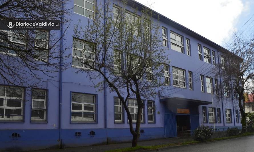Corte de Valdivia ordena a liceo dejar sin efecto cancelación de matrícula a líder estudiantil