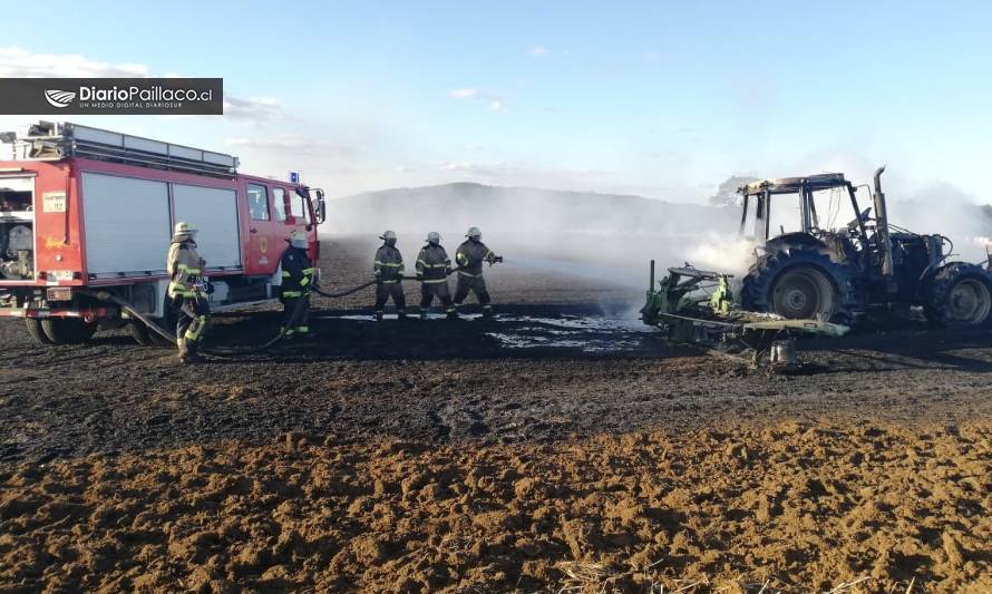 Tractor se incendió en sector rural de Paillaco