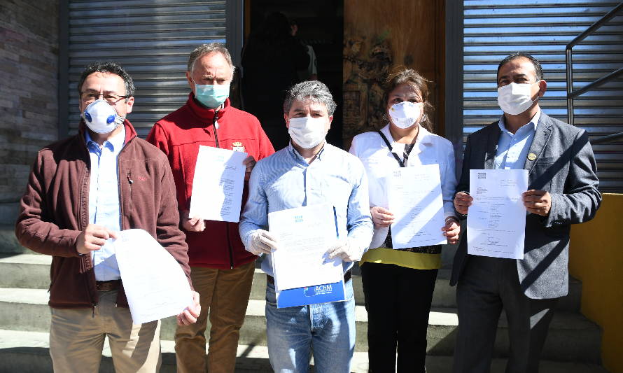 Alcaldes de Los Ríos entregan oficio exigiendo cuarentena y controles sanitarios más estrictos