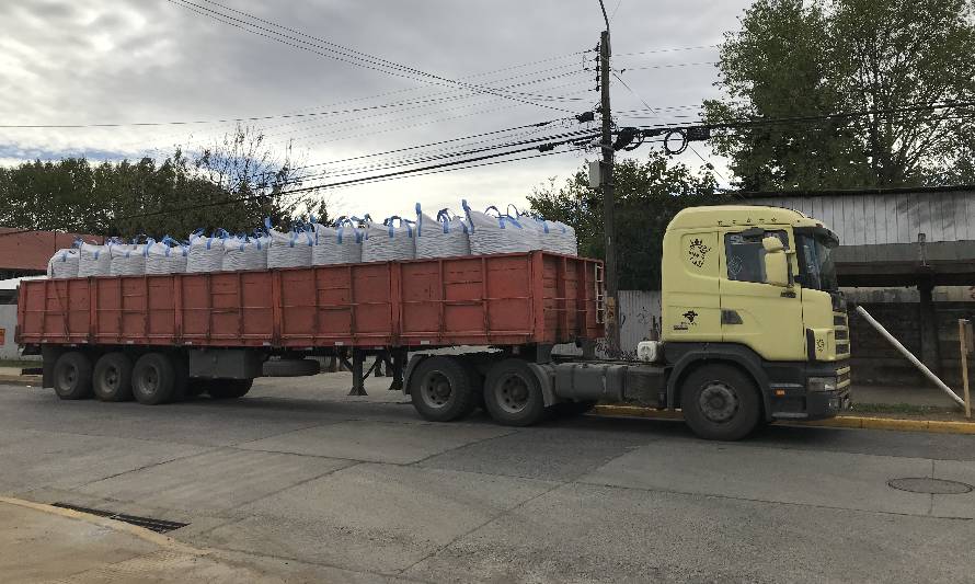 Alcaldesa de Paillaco anunció donación de empresarios locales: 2 mil sacos de papas y 20 vacunos