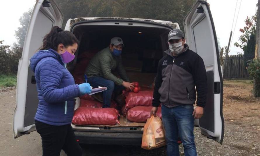 Municipio entrega canastas de alimentos a familias de Pichirropulli