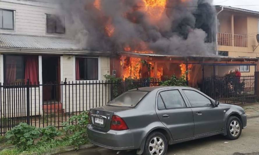 Alarma por incendio de dos casas pareadas en Valdivia