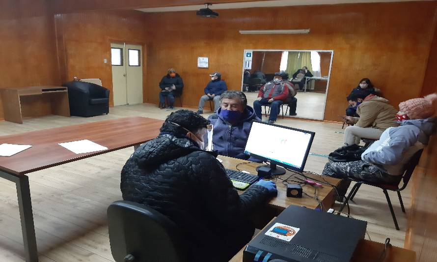 Retiro del 10%: Municipio de Paillaco apoyó a más de 140 personas en el trámite
