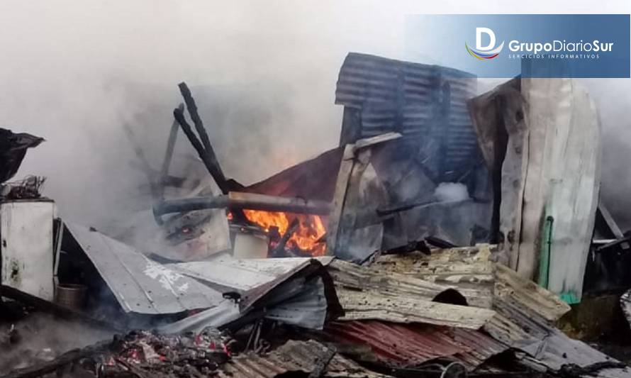 Incendio destruyó una casa en sector rural de Paillaco