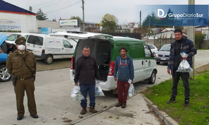 En Valdivia y La Unión: Carabineros entrega kit de ayuda a personas en situación de calle