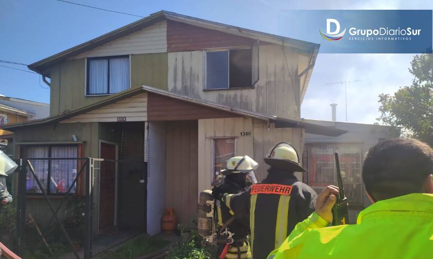 Incendio dañó 3 inmuebles en Paillaco y dejó a bombero lesionado 