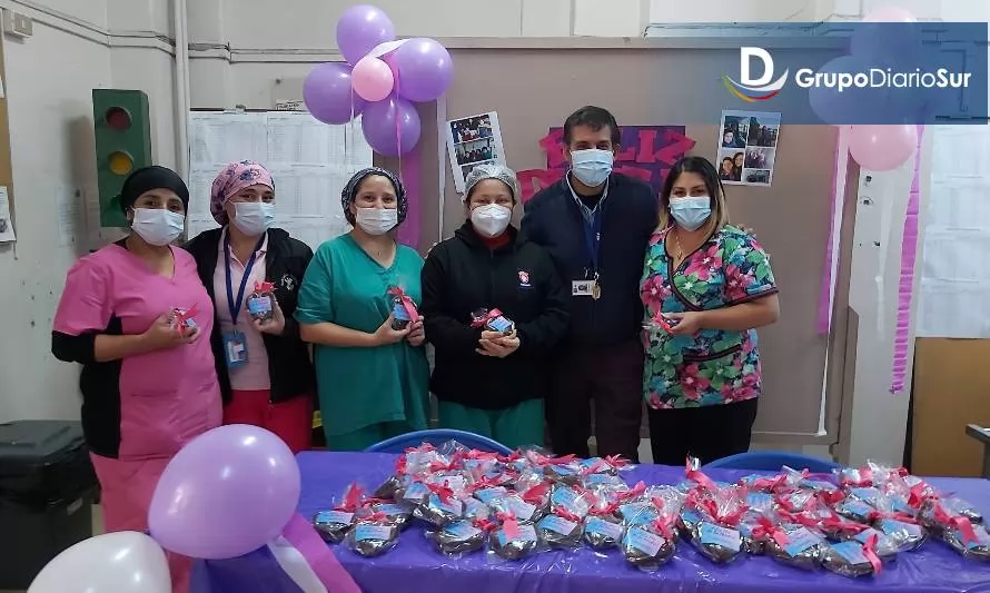 Hospital Base de Valdivia festejó a sus funcionarias por el Día de la Madre 