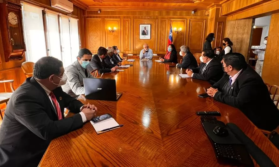Gobierno Regional de Los Ríos planteó necesidades del territorio ante Ministros en Santiago