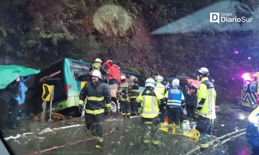 Bus sufrió accidente en ruta interior de Valdivia