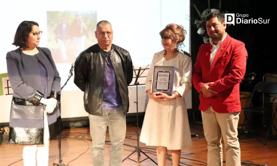 Paillaco celebró a profesores con reconocimiento a sus años de servicio