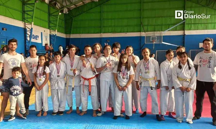 Club de karate de Futrono logró destacada participación en Panguipulli