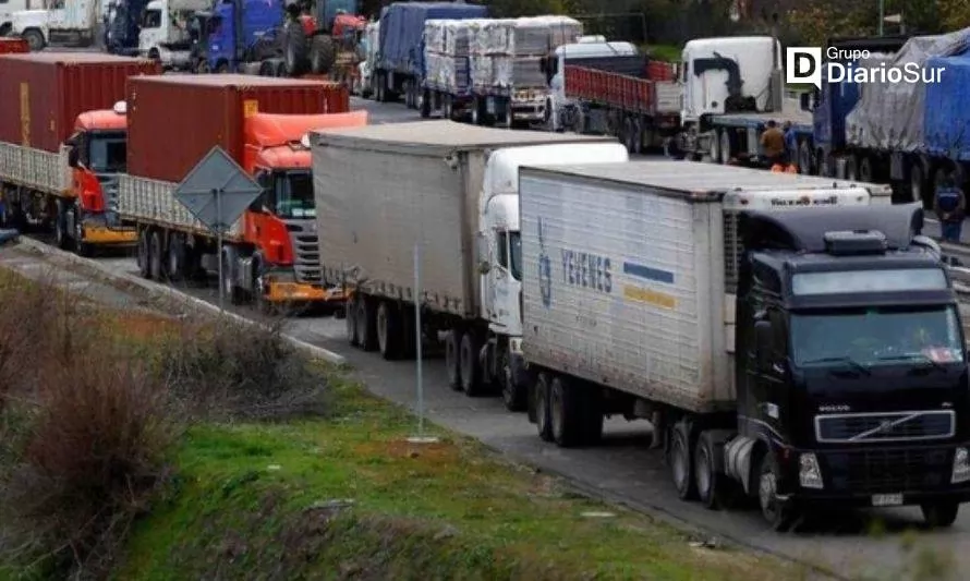 Camioneros de la Región de Los Ríos se suman a paro nacional