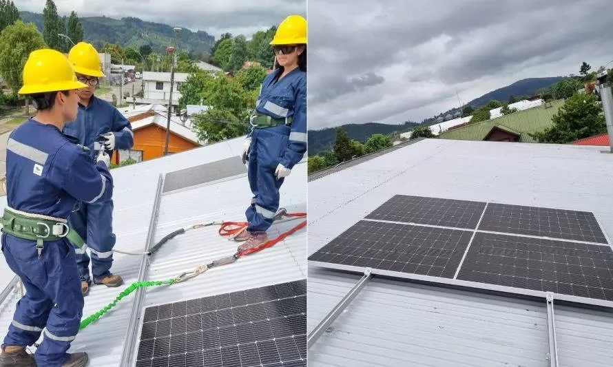 Estudiantes instalan paneles solares en sede vecinal