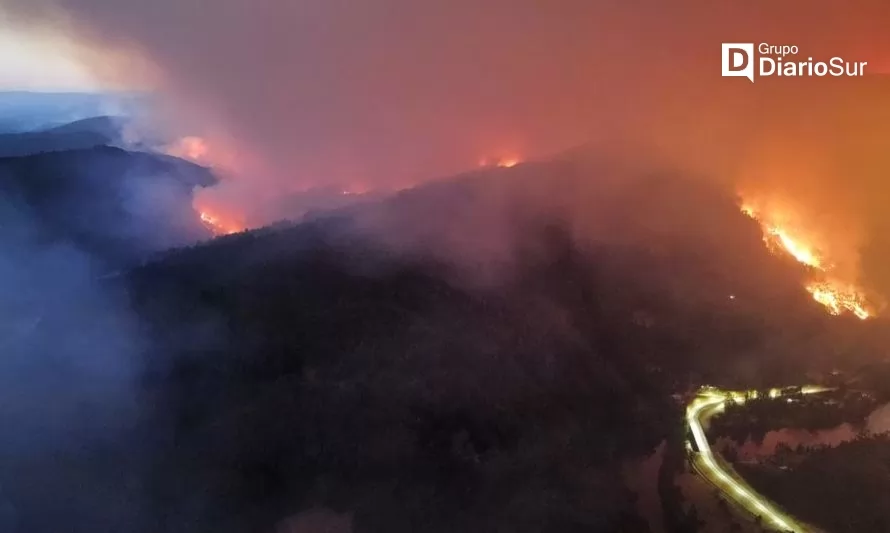 Incendio forestal en sector Futa pone en riesgo viviendas 