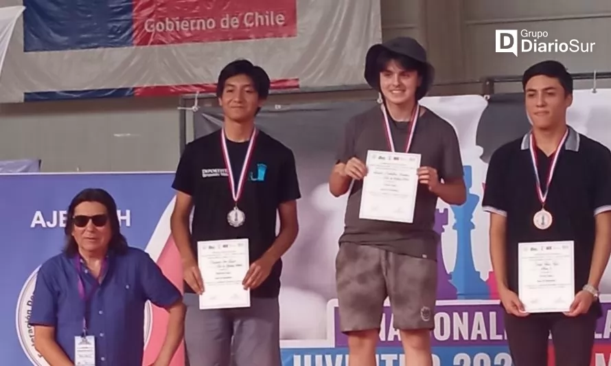 Valdiviano es subcampeón nacional Sub 18 de ajedrez rápido
