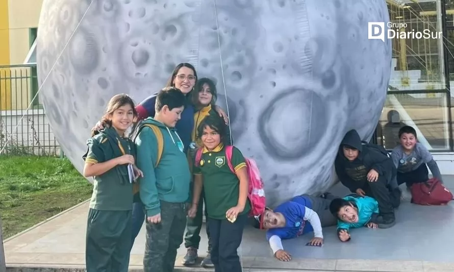 Estudiantes de Escuela Fronteriza de Llifén maravillados tras visita al planetario