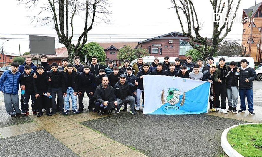 Escuela de Fútbol Municipal de Paillaco inició Gira de Invierno a Chiloé